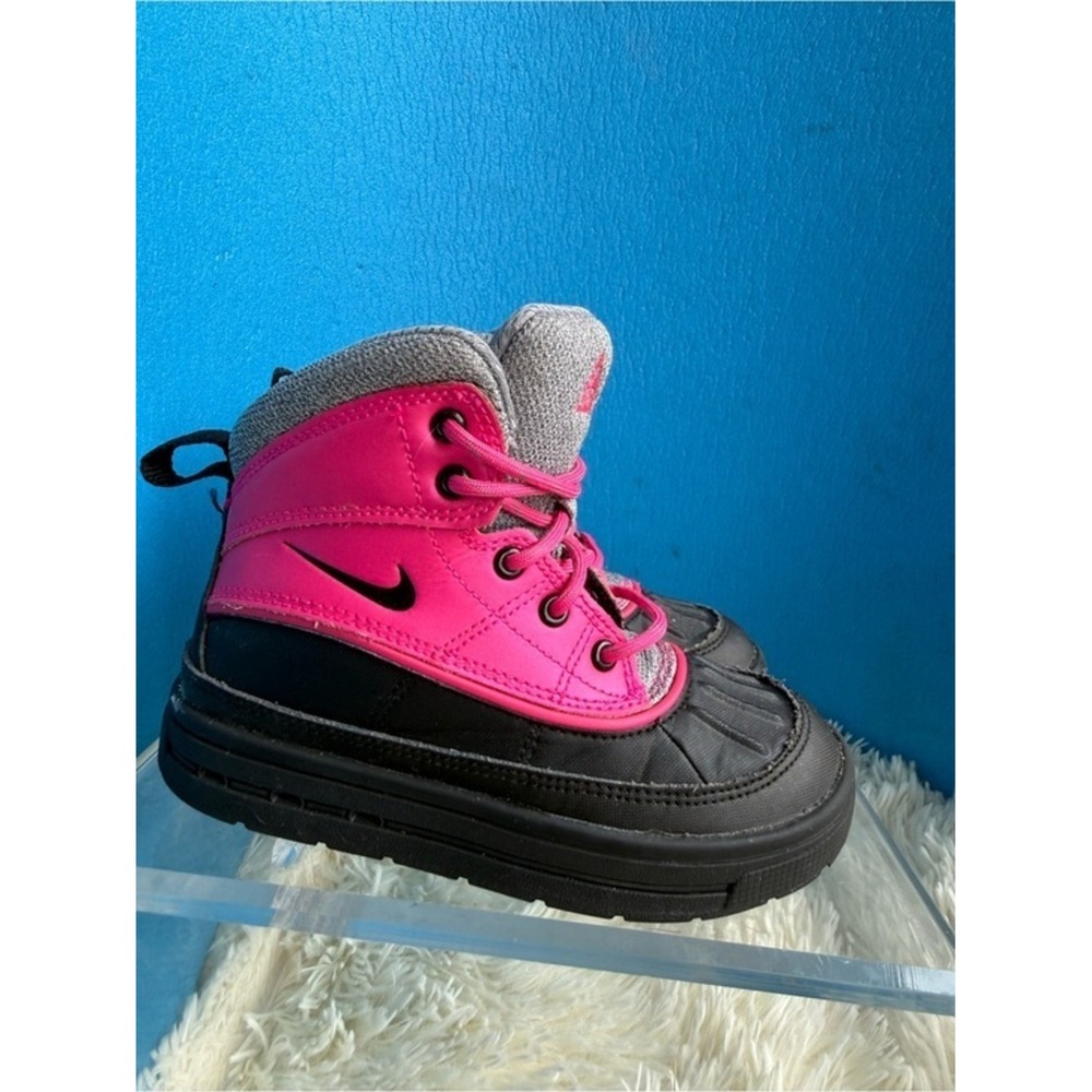 Nike ACG Woodside 2 High Pink Black Duck Boots Kids 11C 524877-600